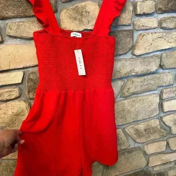 Red Ruffle Shorts Romper, New by Gilli, large - Picture 8 of 8